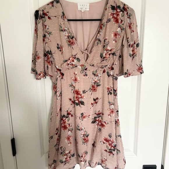 Lost + Wander Blush Floral Textured  Mini Dress Small - Picture 1 of 3